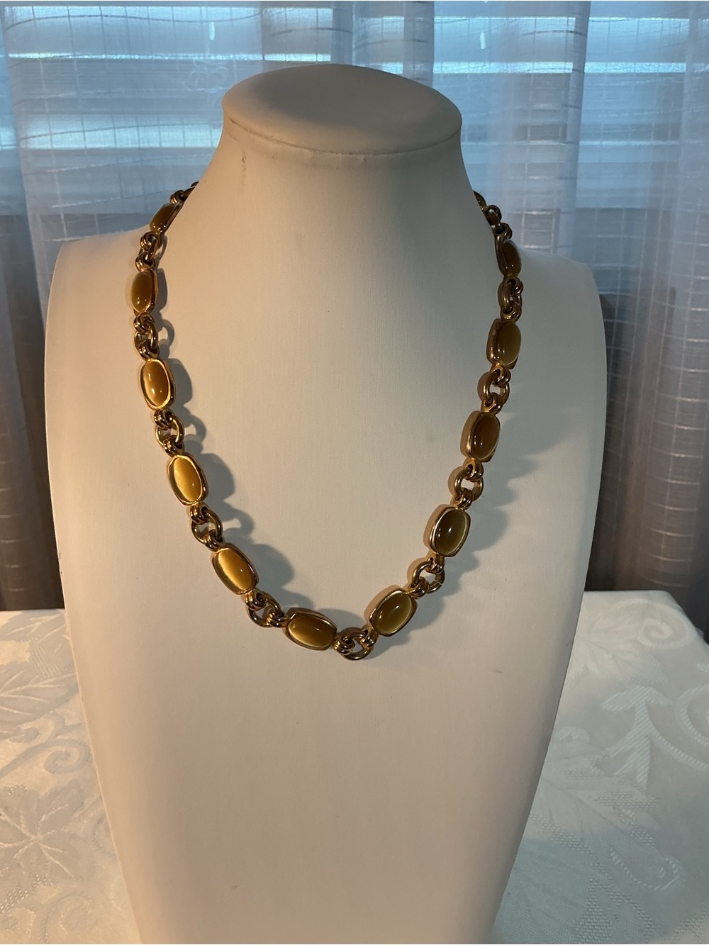 Natural Green Cat’s Eye Agate Oval Cabochon Gold Tone Necklace